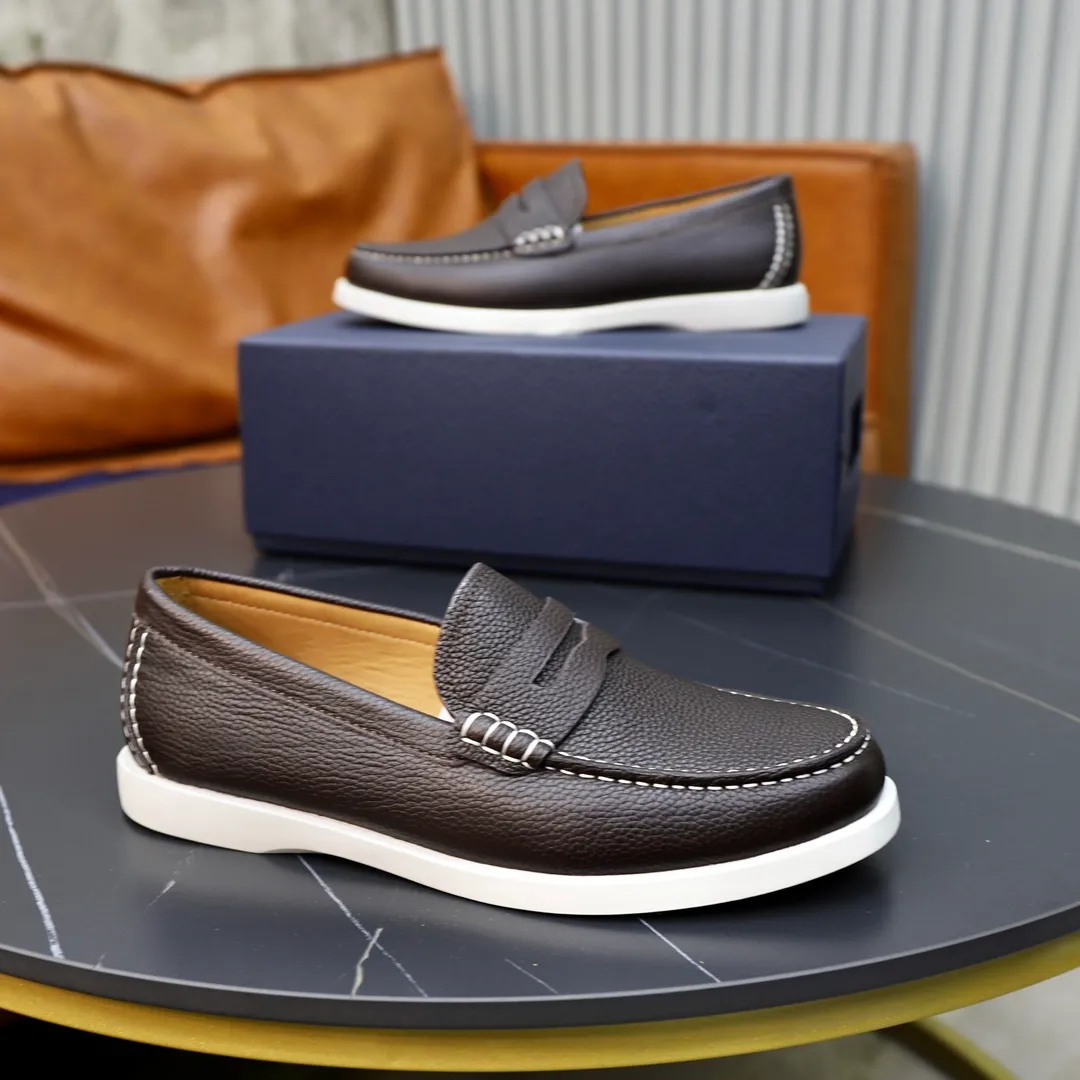Ex-factory price: 540🙅‍♂️🙅‍♂️🙅‍♂️ Brand: Dior DIOR Standard code: Men's code 38/44 (45 can be customized) Grade: Same as the official website Material: Original cowhide stitching, cowhide lining, original TPU wear-resistant soft outsole Style categories: Leisure and sports version, footwear for driving, young fashion, European and American trends, British style Color: actual picture color
